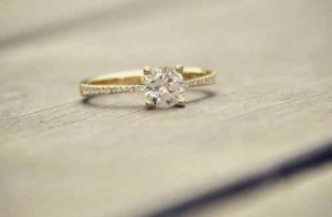 B&G Jewelers diamond-ring in yellow gold
