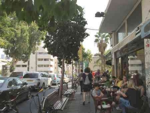 Bograshov- Urban life - Dizengoff end