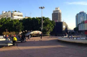 Dizengoff Square-Left side