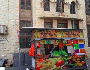 Levinsky market -Tel Aviv- Fruit juice stall