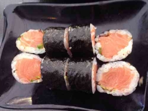 Best Kosher Sushi in Tel Aviv-Salmon Sushi