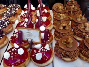 hanukkah-2016-in-tel-aviv-donuts2